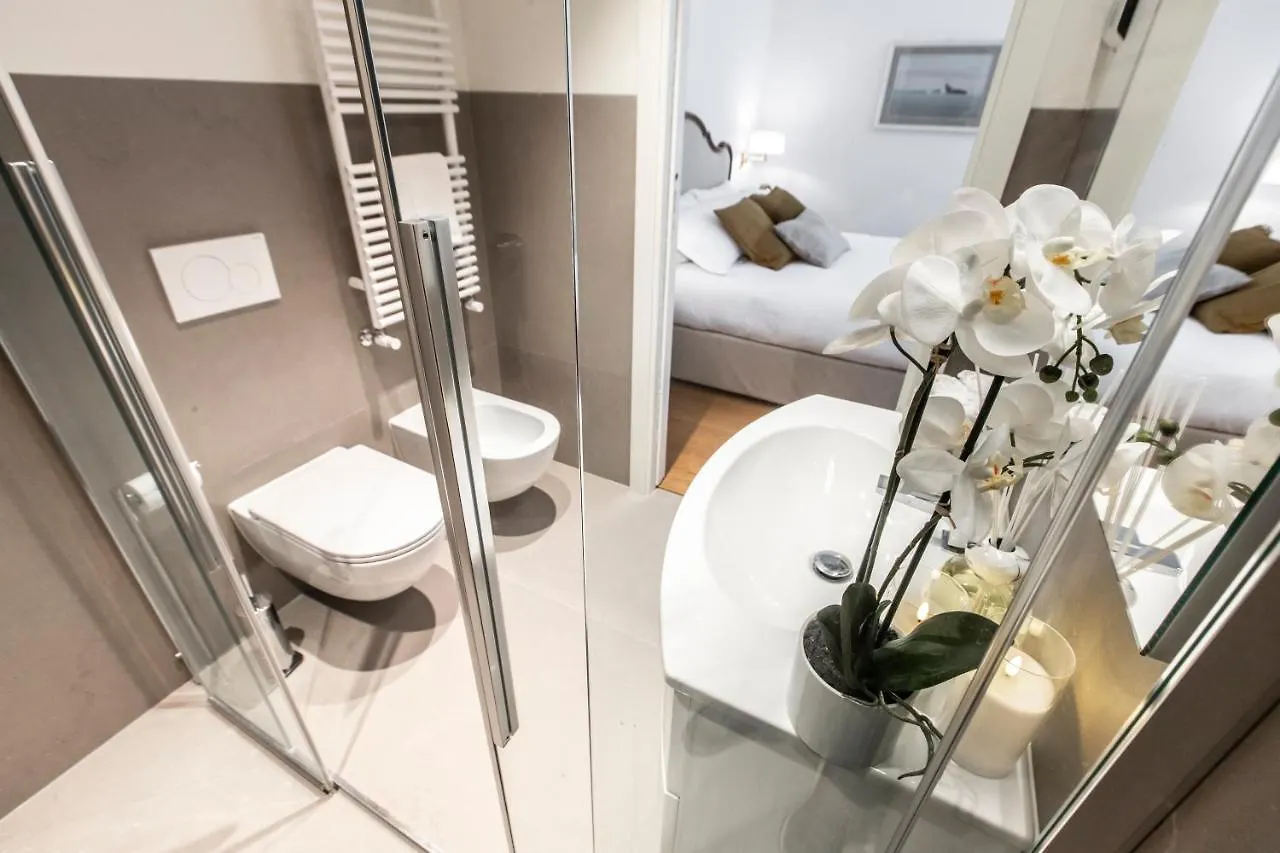 Ca' Delle Acque Deluxe Apartment R&R Venice Italy