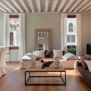 Bridge Of Sighs Luxurious Appartement