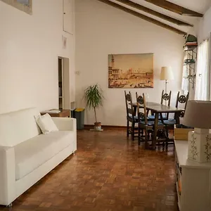 Apartment Attic In San Marco, Venice