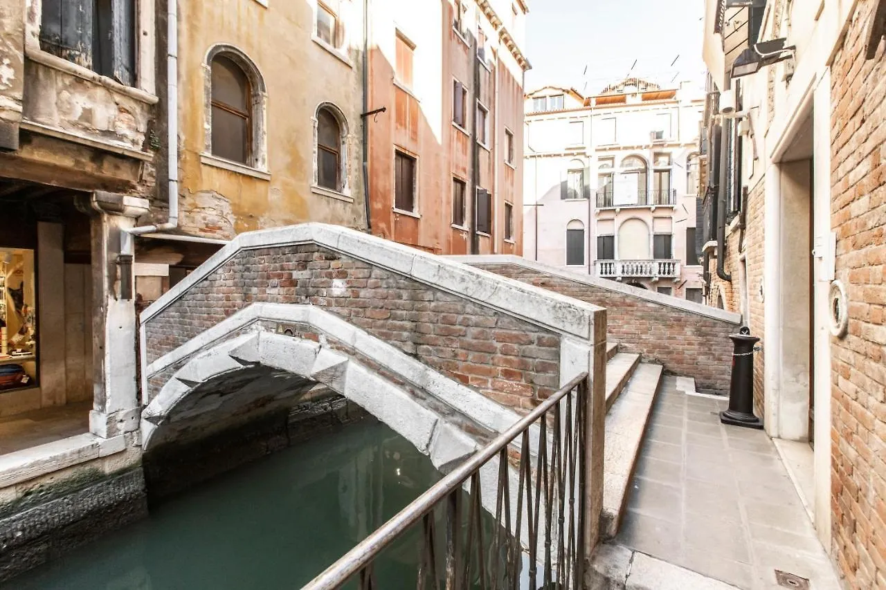 Ca' Delle Acque Deluxe Apartment R&R Venice 0*,
